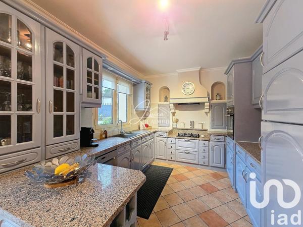 Maison traditionnelle 6 pièces de 132 m² à Dammartin-en-Goële (77230)