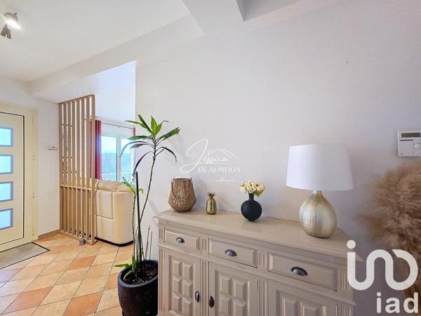 Maison traditionnelle 6 pièces de 132 m² à Dammartin-en-Goële (77230)