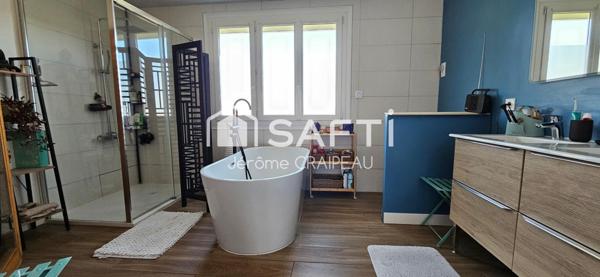 Maison familiale avec 5 chambres en centre-ville de MOUILLERON LE CAPTIF.