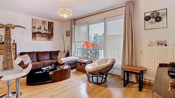 Tourcoing limite mouvaux, charmant f2 avec parking, à deux pas du tram et du métro!