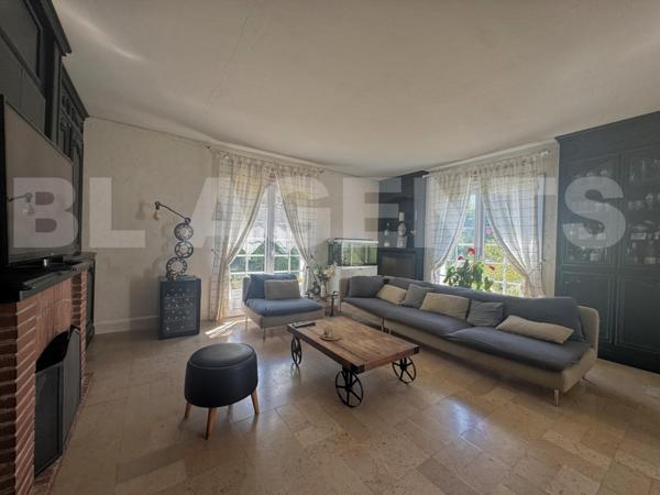 ALVAR : Maison familiale des années 60 de 210 m² sur sous-sol total, 2 garages, atelier et un terrai