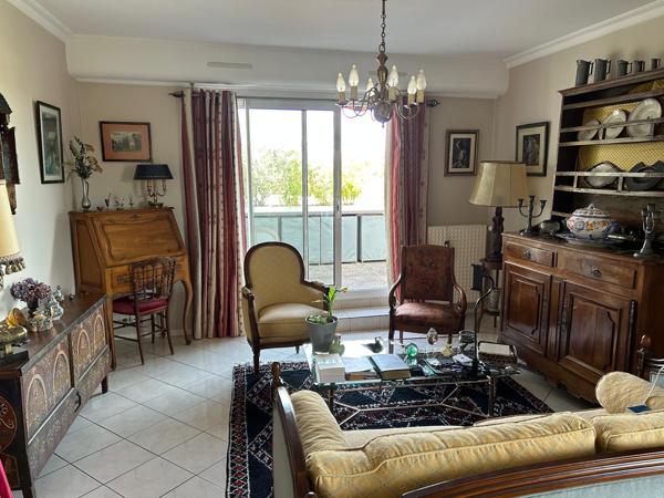 Appartement
         5 pièces
        - 116 m² 468 000 € *