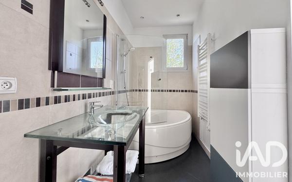 Maison à vendre 9 pièces 225 m² Deux Rivières