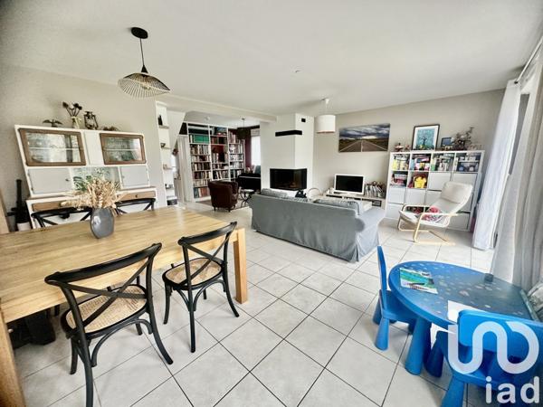 Pavillon 6 pièces de 143 m² à Dainville (62000)