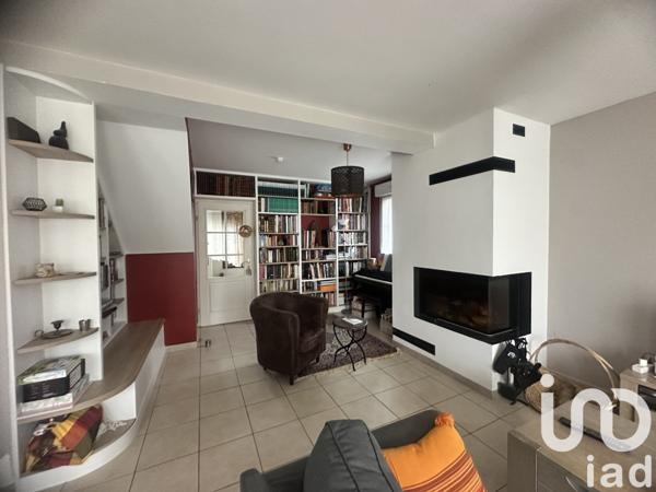 Pavillon 6 pièces de 143 m² à Dainville (62000)