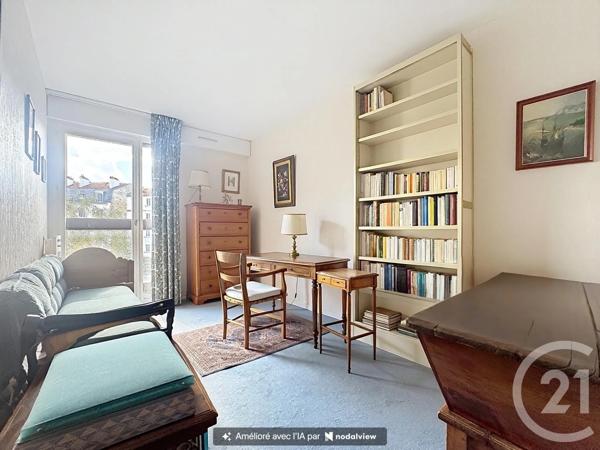 Appartement F3 à vendre  3 pièces - 69 m 2   PARIS  - 75012