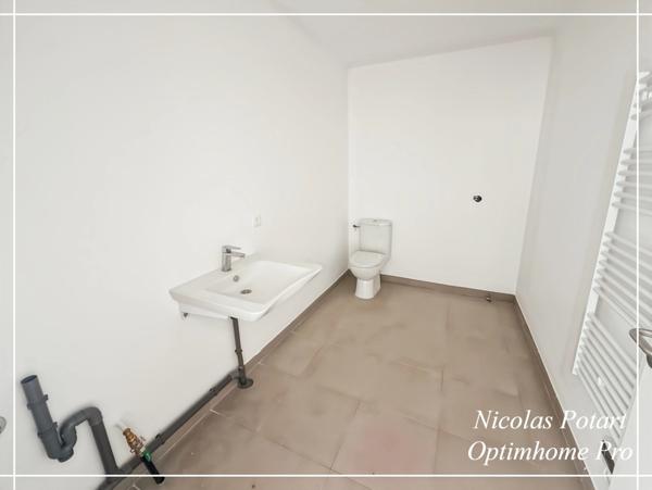 🏢 À louer – Local de bureaux neufs à proximité d'Estrées-Saint-Denis