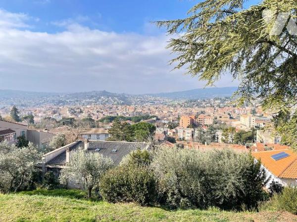 A vendre - Manoque (04) - Alpes-de-Haute-Provence: Superbe propriété d'env 271 m² offrant une m...