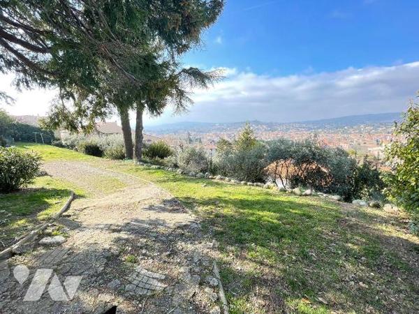 A vendre - Manoque (04) - Alpes-de-Haute-Provence: Superbe propriété d'env 271 m² offrant une m...