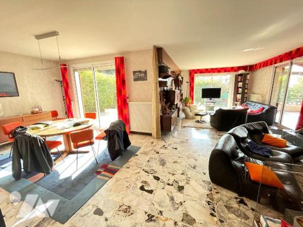 A vendre - Manoque (04) - Alpes-de-Haute-Provence: Superbe propriété d'env 271 m² offrant une m...