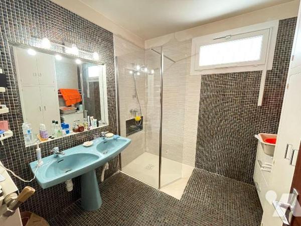 A vendre - Manoque (04) - Alpes-de-Haute-Provence: Superbe propriété d'env 271 m² offrant une m...