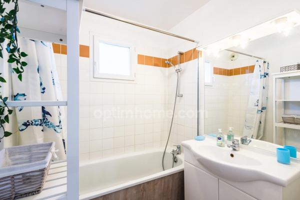 Proximité de Honfleur - Appartement de type T2 cabine - 38.40 m2 - 2 chambres - Terrasse - Parking - 1er étage sans ascenseur