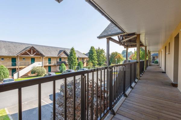 Proximité de Honfleur - Appartement de type T2 cabine - 38.40 m2 - 2 chambres - Terrasse - Parking - 1er étage sans ascenseur