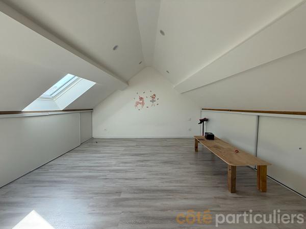Vente
                Maison181,71 m² - 8 Pièces -
                    URCAY (3360)