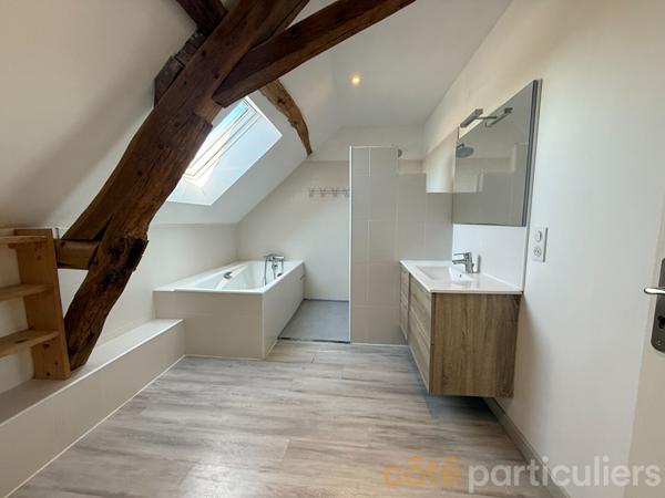 Vente
                Maison181,71 m² - 8 Pièces -
                    URCAY (3360)