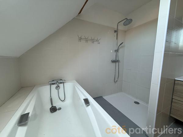 Vente
                Maison181,71 m² - 8 Pièces -
                    URCAY (3360)