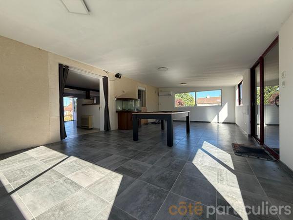 Vente
                Maison181,71 m² - 8 Pièces -
                    URCAY (3360)