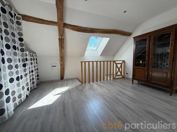 Vente
                Maison181,71 m² - 8 Pièces -
                    URCAY (3360)