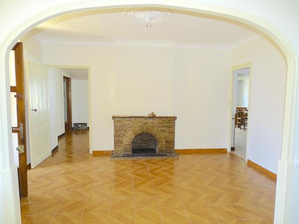 MAISON EN PIERRE 4 CHAMBRES- GARAGE 50 m² JARDIN CLOS CALME ABSOLU , Bourg sur gironde MAISON EN PIERRE 4 CHAMBRES- GARAGE 50 m² JARDIN CLOS CALME ABSOLU , Bourg sur gironde