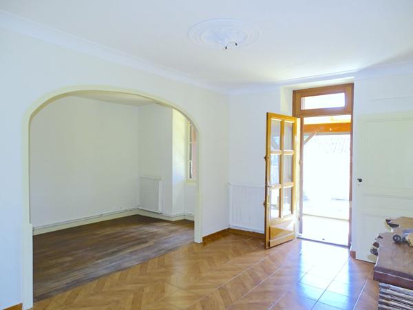 MAISON EN PIERRE 4 CHAMBRES- GARAGE 50 m² JARDIN CLOS CALME ABSOLU , Bourg sur gironde MAISON EN PIERRE 4 CHAMBRES- GARAGE 50 m² JARDIN CLOS CALME ABSOLU , Bourg sur gironde