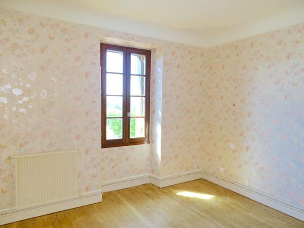 MAISON EN PIERRE 4 CHAMBRES- GARAGE 50 m² JARDIN CLOS CALME ABSOLU , Bourg sur gironde MAISON EN PIERRE 4 CHAMBRES- GARAGE 50 m² JARDIN CLOS CALME ABSOLU , Bourg sur gironde