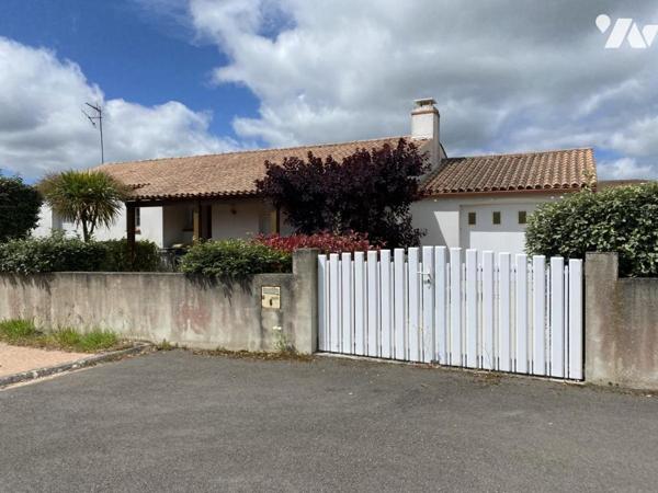 SOULLANS, maison centre bourg, 3 chambres, garage, terrain de 660m² env !