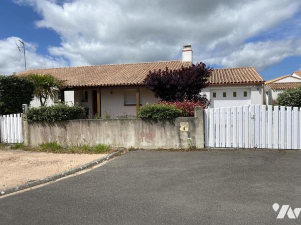 SOULLANS, maison centre bourg, 3 chambres, garage, terrain de 660m² env !
