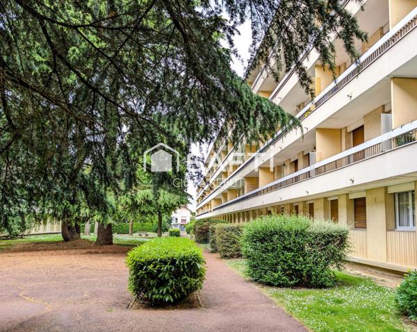 Beau F3 type F4 traversant avec balcon et parking