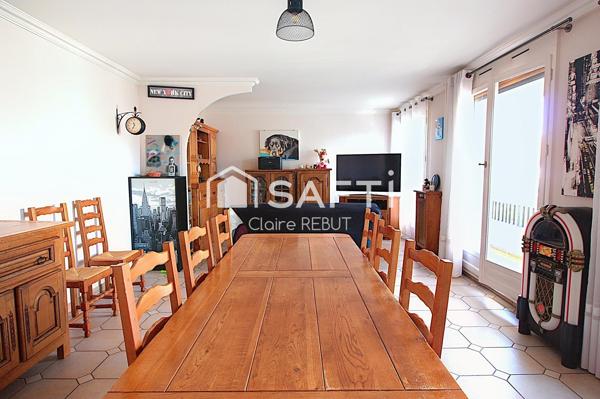 Beau F3 type F4 traversant avec balcon et parking