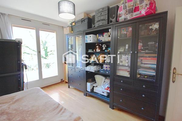 Beau F3 type F4 traversant avec balcon et parking
