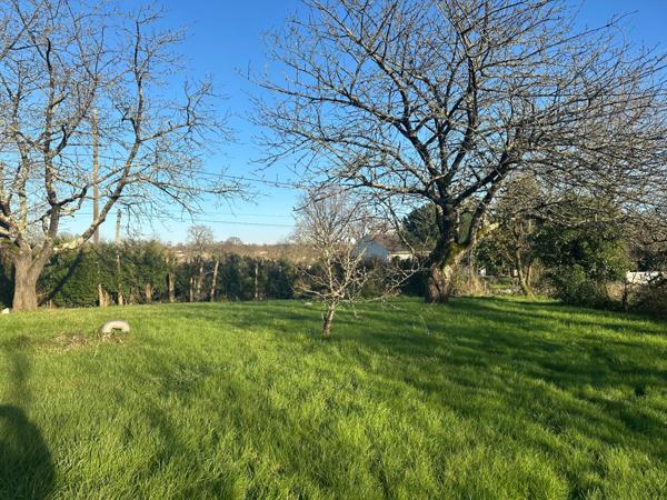 AUBIGNY LES CLOUZEAUX, maison familiale 5 chambres, env. 1150 m² de jardin