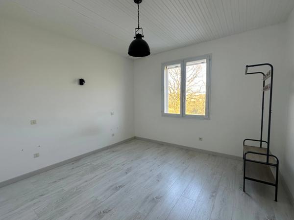 AUBIGNY LES CLOUZEAUX, maison familiale 5 chambres, env. 1150 m² de jardin