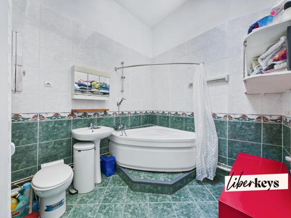 Appartement / Loft de 5 pièces au charme authentique à 300m du canal Saint Martin