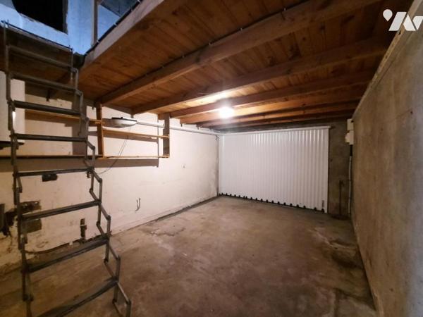 CHALLANS - Maison à 1,7 kms du centre ville avec 2 garages