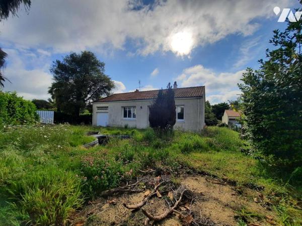 CHALLANS - Maison à 1,7 kms du centre ville avec 2 garages