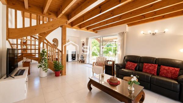 Maison à vendre à La Teste-de-Buch Quartier calme, piscine chauffée et prestations soignées