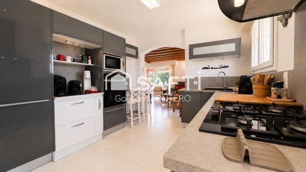Maison à vendre à La Teste-de-Buch Quartier calme, piscine chauffée et prestations soignées