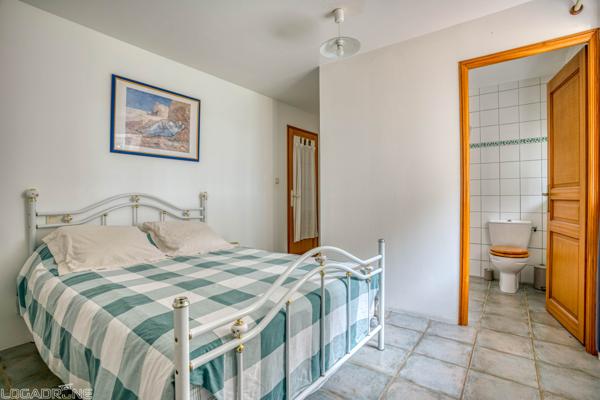 Laussou (47150) Proche Monflanquin, propriété en pierre avec gîte et piscine sur plus d'un hectare