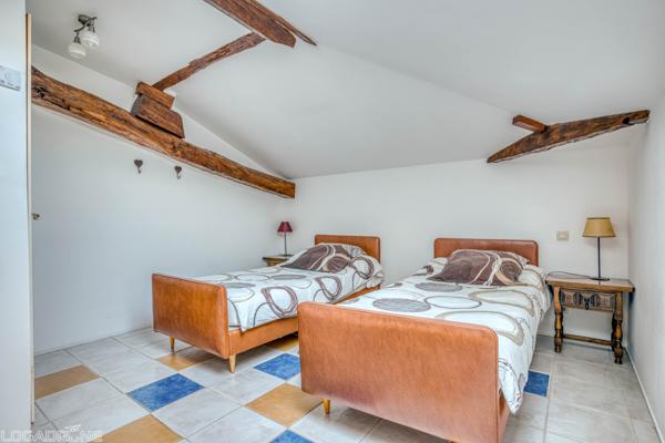 Laussou (47150) Proche Monflanquin, propriété en pierre avec gîte et piscine sur plus d'un hectare