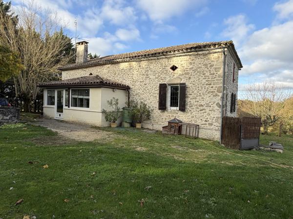 Laussou (47150) Proche Monflanquin, propriété en pierre avec gîte et piscine sur plus d'un hectare