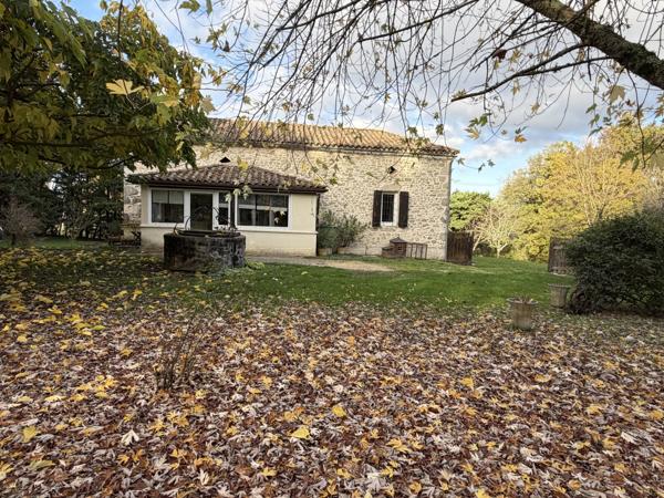 Laussou (47150) Proche Monflanquin, propriété en pierre avec gîte et piscine sur plus d'un hectare