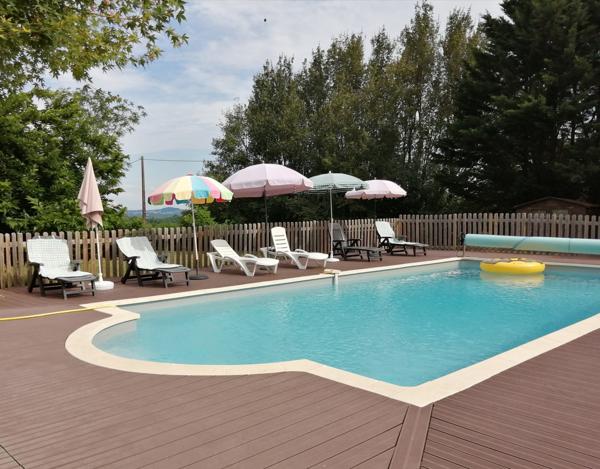 Laussou (47150) Proche Monflanquin, propriété en pierre avec gîte et piscine sur plus d'un hectare