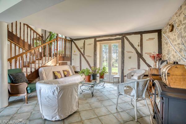 Laussou (47150) Proche Monflanquin, propriété en pierre avec gîte et piscine sur plus d'un hectare