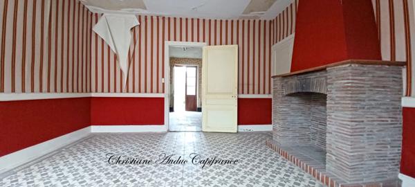 Entre Cluny et Charolles, maison de centre bourg de 144 m² à rénover, sur parcelle de terrain de 257 m²