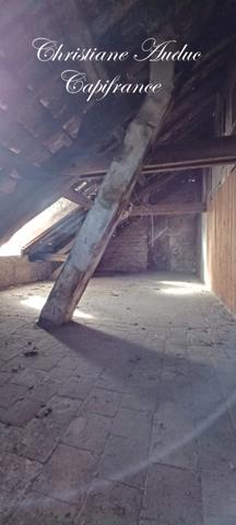 Entre Cluny et Charolles, maison de centre bourg de 144 m² à rénover, sur parcelle de terrain de 257 m²