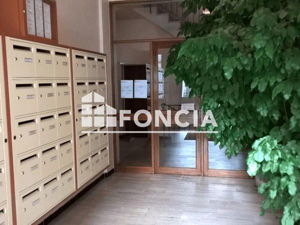 Location Studio 29.9 m² - 18/18 BIS FESSART Paris 75019