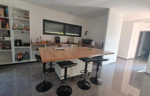 VILLA MODERNE D'ARCHITECTE AVEC PISCINE EN CŒUR DE MONTPELLIER   à PROXIMITÉ IMMÉDIATE DU TRAMWAY