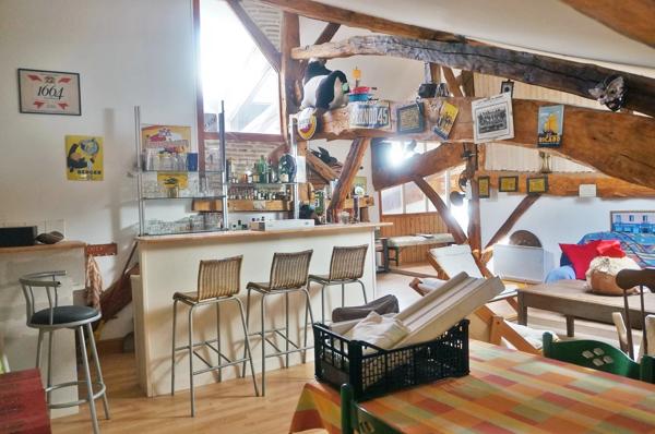 Jolie maison en pierre de taille avec local professionnel