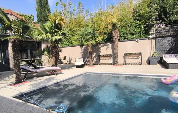 VALENCE. LE QUARTIER CHATAUVERT. MAISON DE FAMILLE. 280M2HAB. MODULABLE. PISCINE . GARAGE. SUD.