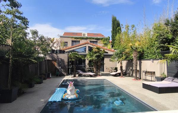 VALENCE. LE QUARTIER CHATAUVERT. MAISON DE FAMILLE. 280M2HAB. MODULABLE. PISCINE . GARAGE. SUD.